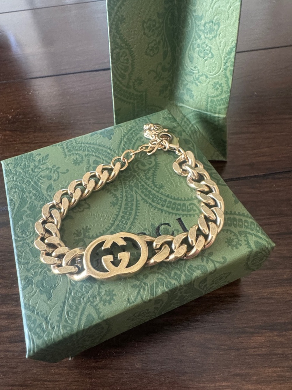Gucci Gold-Tone Curb Chain Bracelet with Interlocking G and Lion Charm